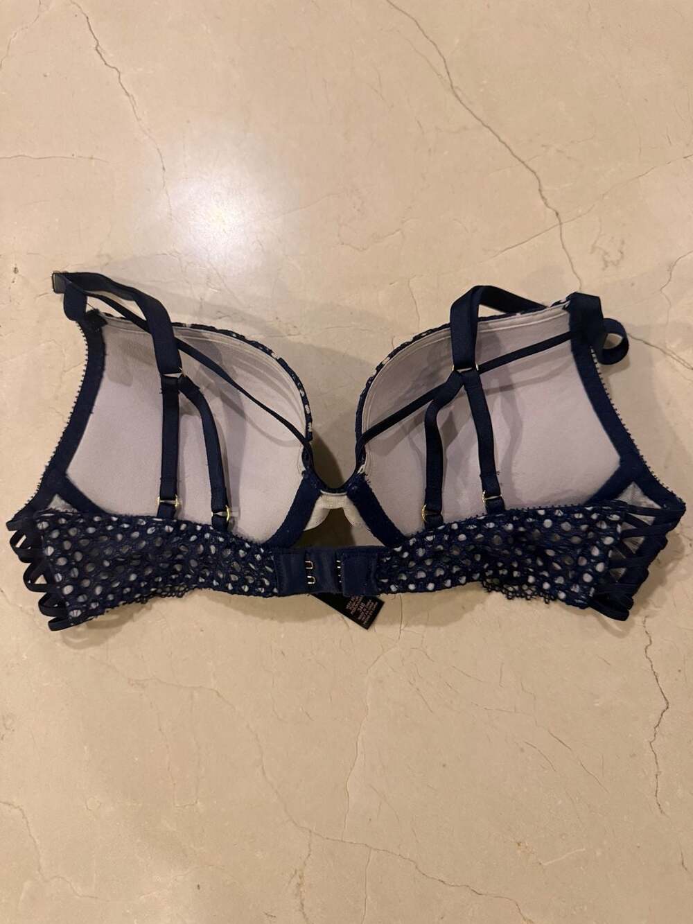 Victoria's Secret Very Sexy Lace Push-Up Bra 34B - Picture 4 of 6